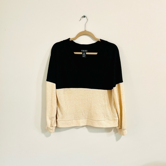 Ceny Vneck Waffle Knit Black and Beige Sweater - Picture 1 of 4